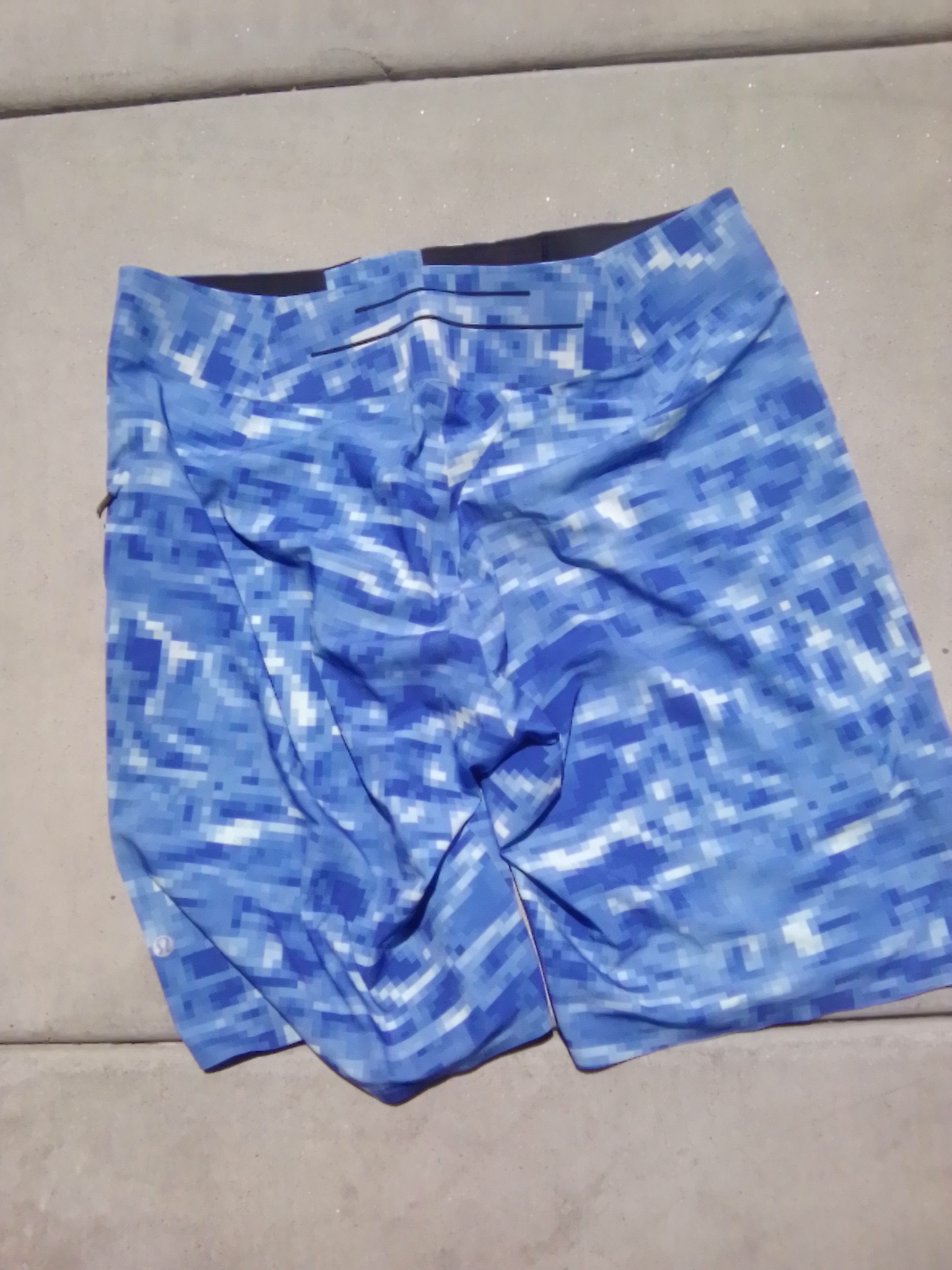 Lululemon Lululemon men's blue camo swim trunks Size US 34 / EU 50 - 2 Thumbnail