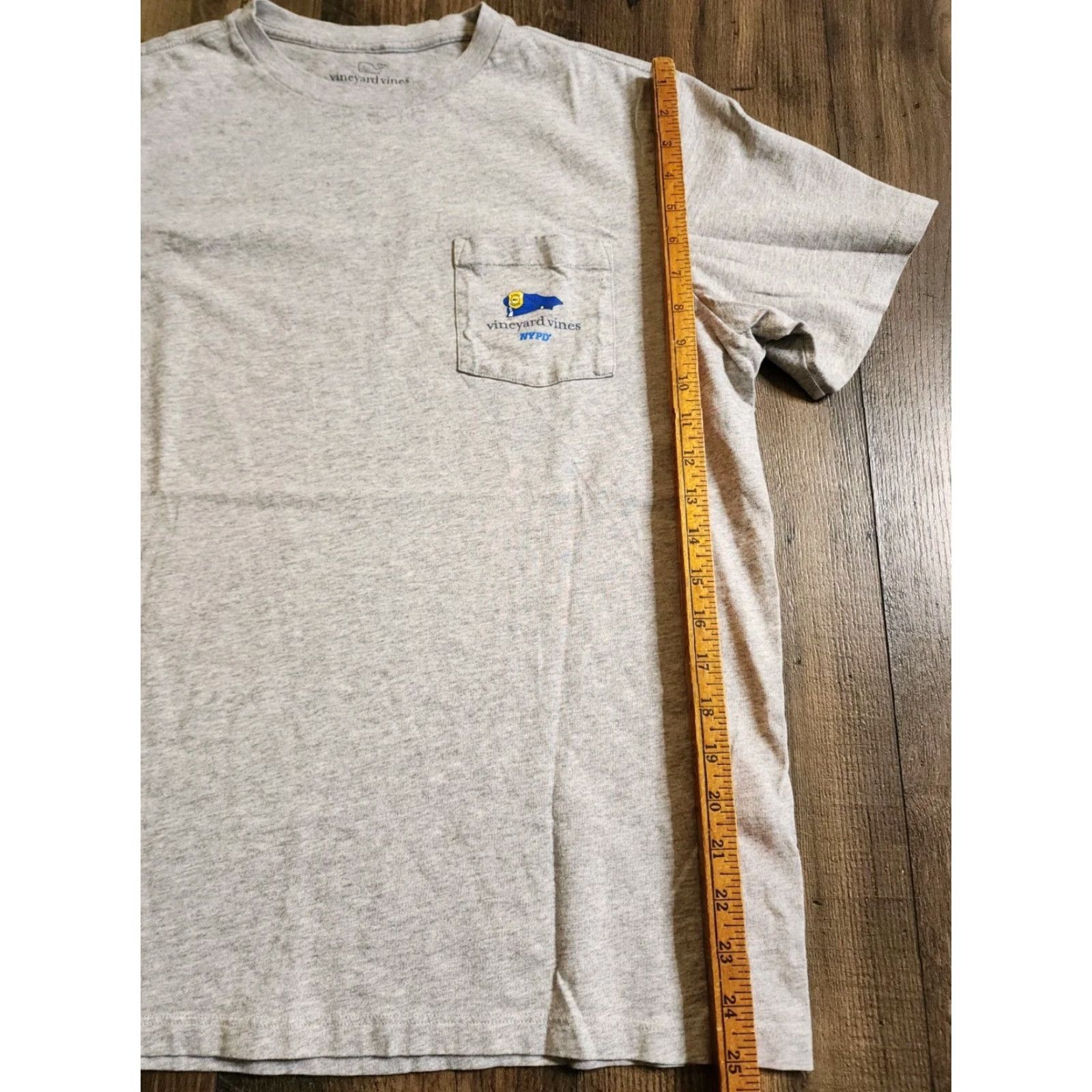 Vineyard Vines Vineyard Vines Mens M NYPD Small Batch Pocket T Shirt Double Sided NYC 2010-2019 Gray Cotton Crew Neck Short Sleeve Regular Fit Men’s Size US M / EU 48-50 / 2 - 3 Thumbnail