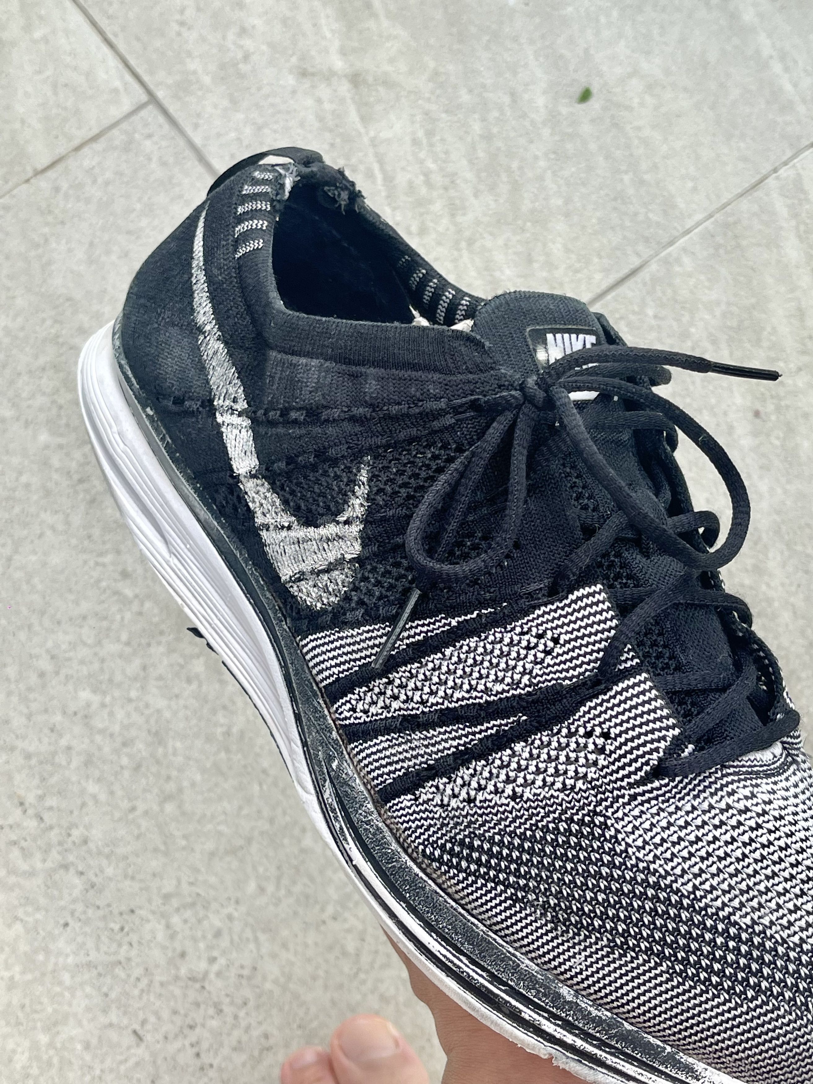 Nike (2018) Nike Flyknit Trainer Oreo Kanye Yeezy Black/ White Size US 10 / EU 43 - 12 Thumbnail