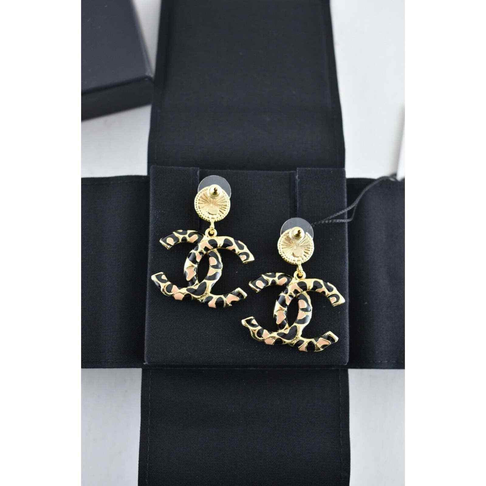 Chanel Chanel Gold Beige Pearl CC Dangle Drop Statement Earring Size ONE SIZE - 9 Thumbnail