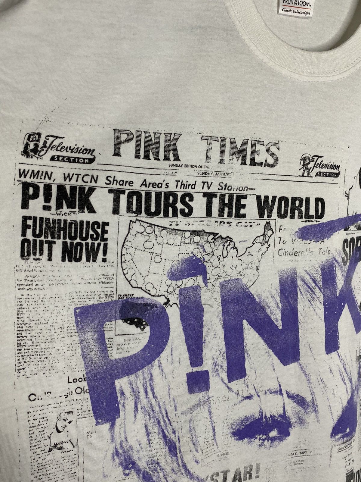Band Tees 🎶Vintage Pink Tour 2009 T-Shirt Tee Y2K Rare🎶 Size US M / EU 48-50 / 2 - 5 Thumbnail