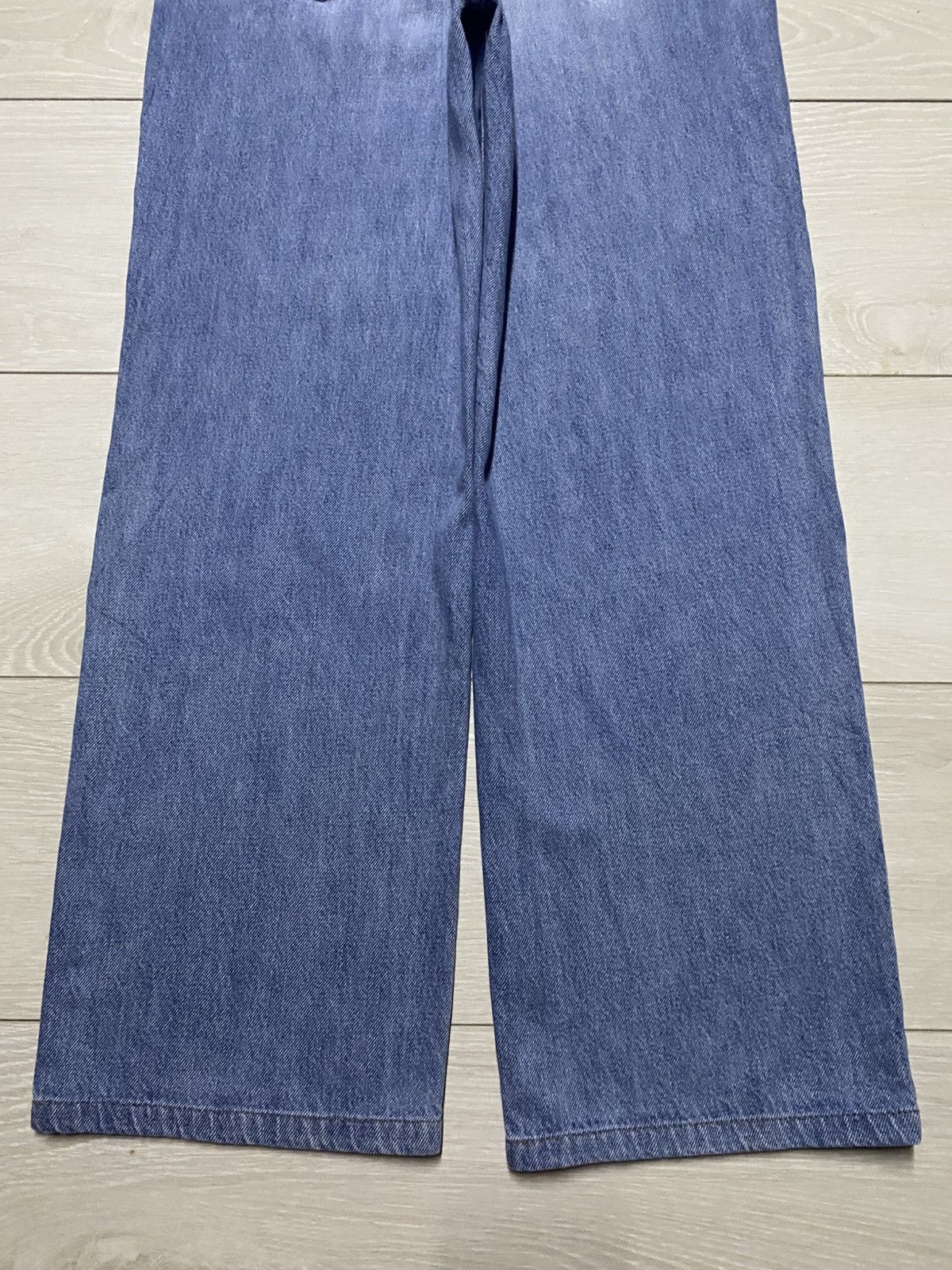 Uniqlo Vintage Uniqlo Light Wash Baggy Jeans Size US 27 - 6 Thumbnail