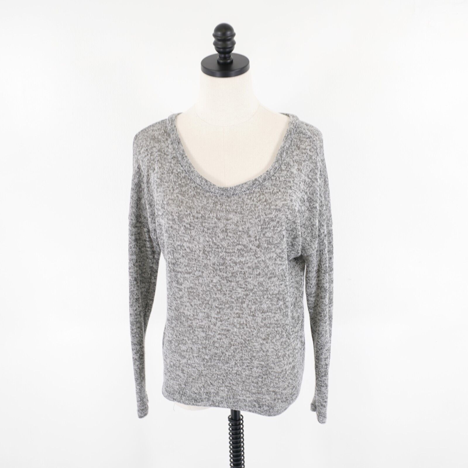 Designer Charlotte Russe Medium Gray Knit Light Weight Sweate Size M / US 6-8 / IT 42-44 - 1 Thumbnail