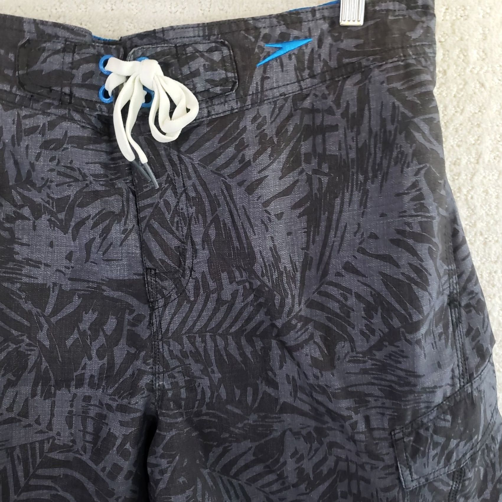 Speedo Speedo Mens L Swimming Trunks Black Gray Foilage Pockets Swim Shorts Beach Size US 33 - 4 Thumbnail