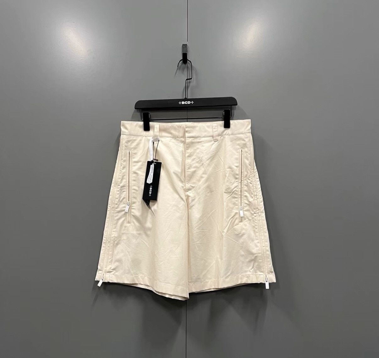Dior Dior Beige Logo Shorts J41 Size US 32 / EU 48 - 1 Thumbnail