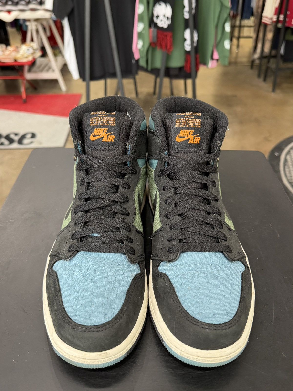 Jordan Brand Jordan 1 Gore-Tex Black Olive Size 9 (2023) Size US 9 / EU 42 - 2 Thumbnail