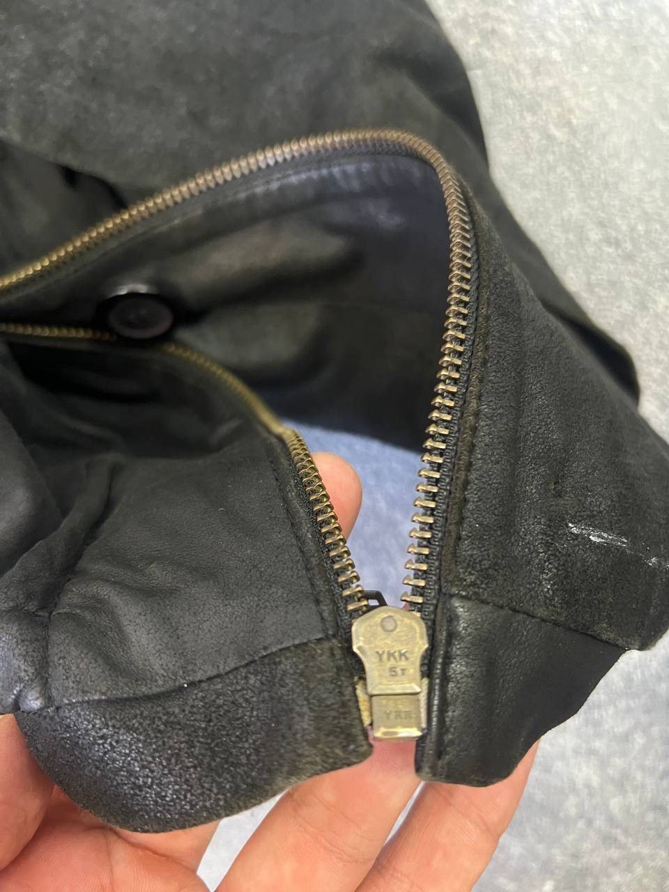 Alpha Industries Vintage 90s Alpha Industries Leather Jacket Flight US L Size US L / EU 52-54 / 3 - 14 Thumbnail
