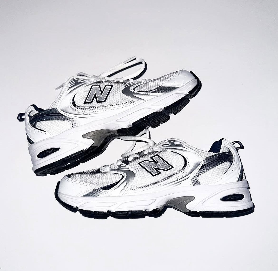 New Balance New Balance 530 Navy Size US 8 / EU 41 - 1 Thumbnail