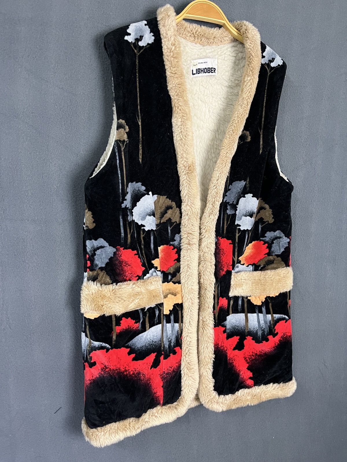 Japanese Brand × Vintage Vintage Art Painting Style Fur Vest Size US S / EU 44-46 / 1 - 4 Thumbnail