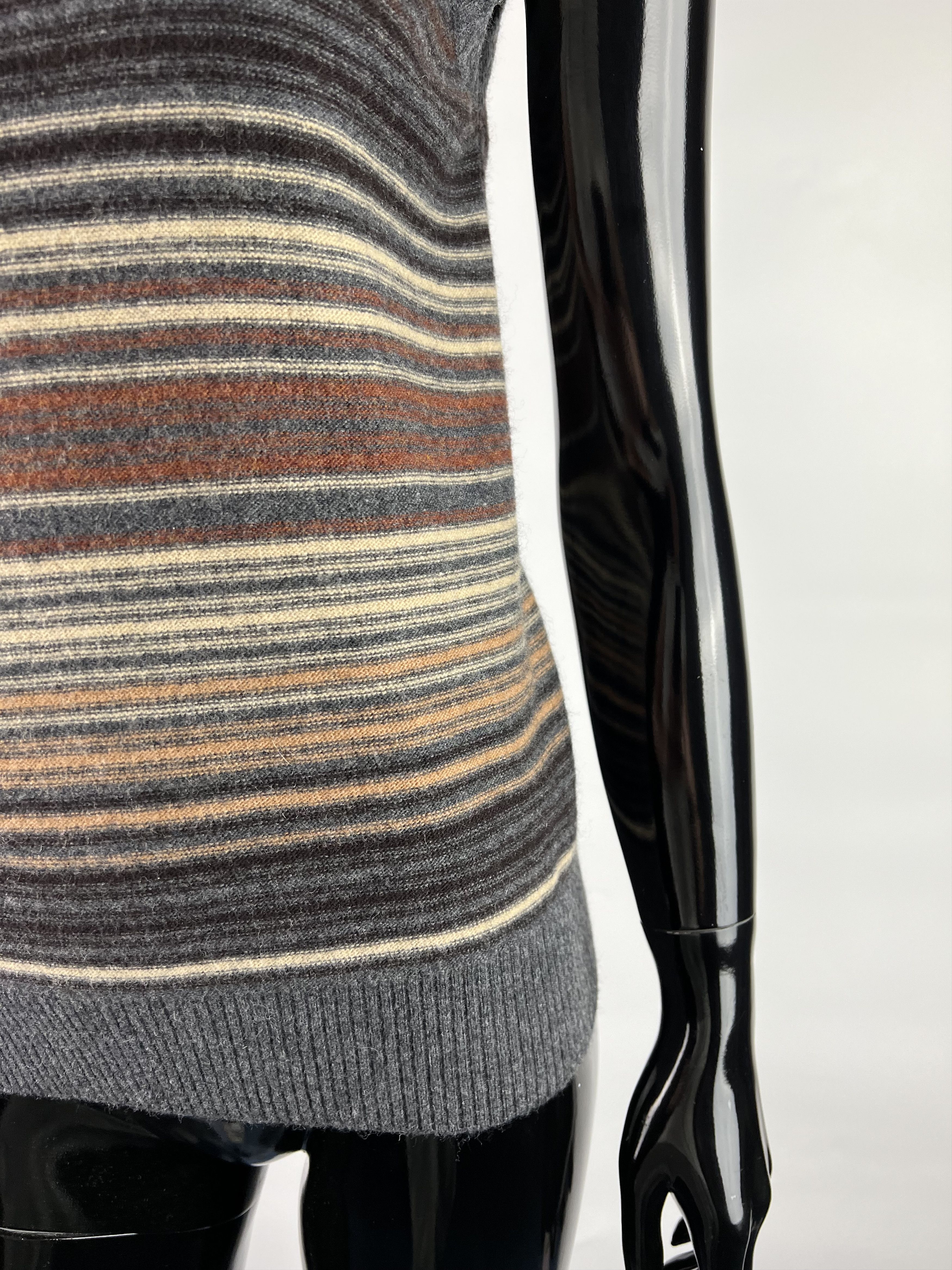 Dolce & Gabbana Dolce & Gabbana Striped Wool V-Neck Vest Size S Size S / US 4 / IT 40 - 3 Thumbnail