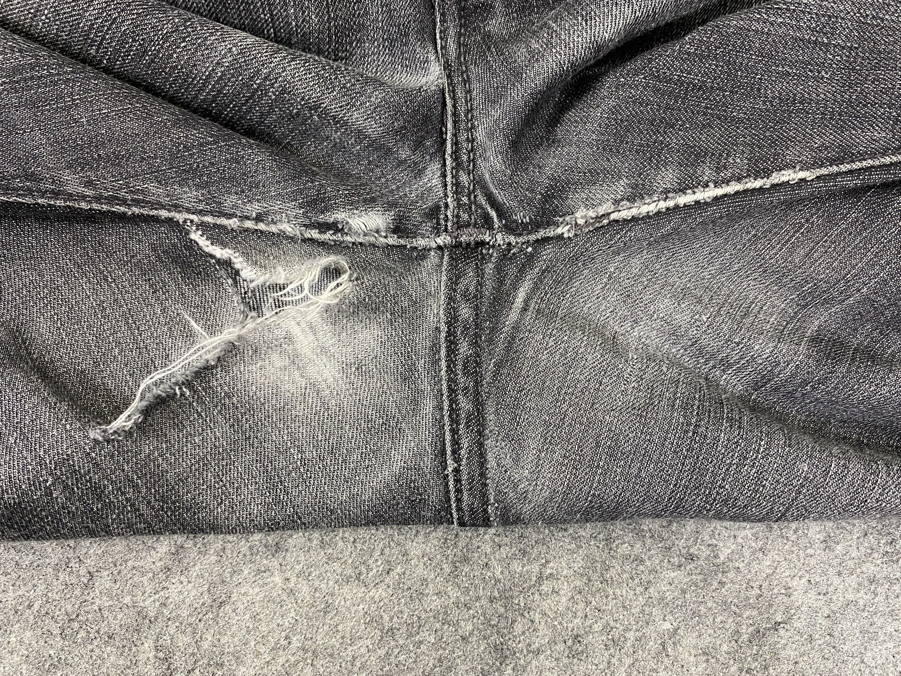 Levi's Distressed Black Vintage Levi's 501 35x34 Denim -JN2439 Size US 35 - 12 Thumbnail
