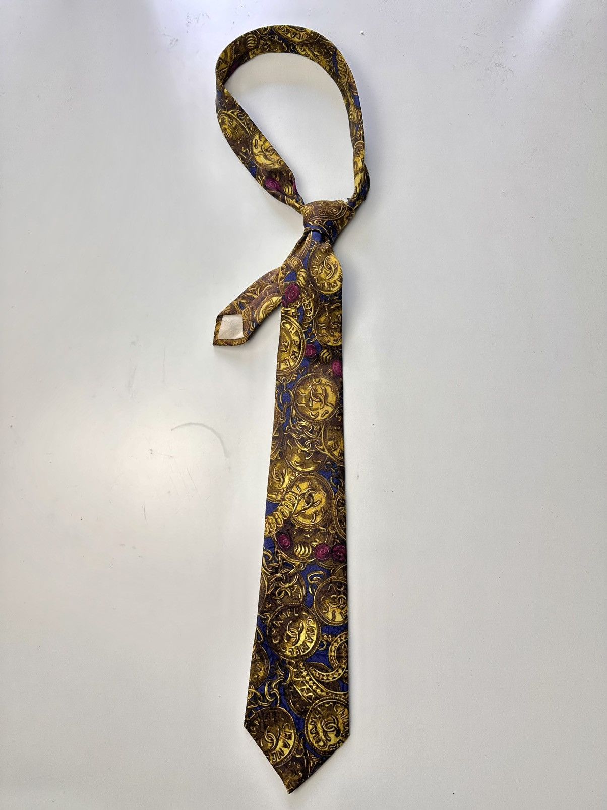 Chanel Chanel Paris Vintage Silk Tie Baroque Coin Print Size ONE SIZE - 9 Thumbnail