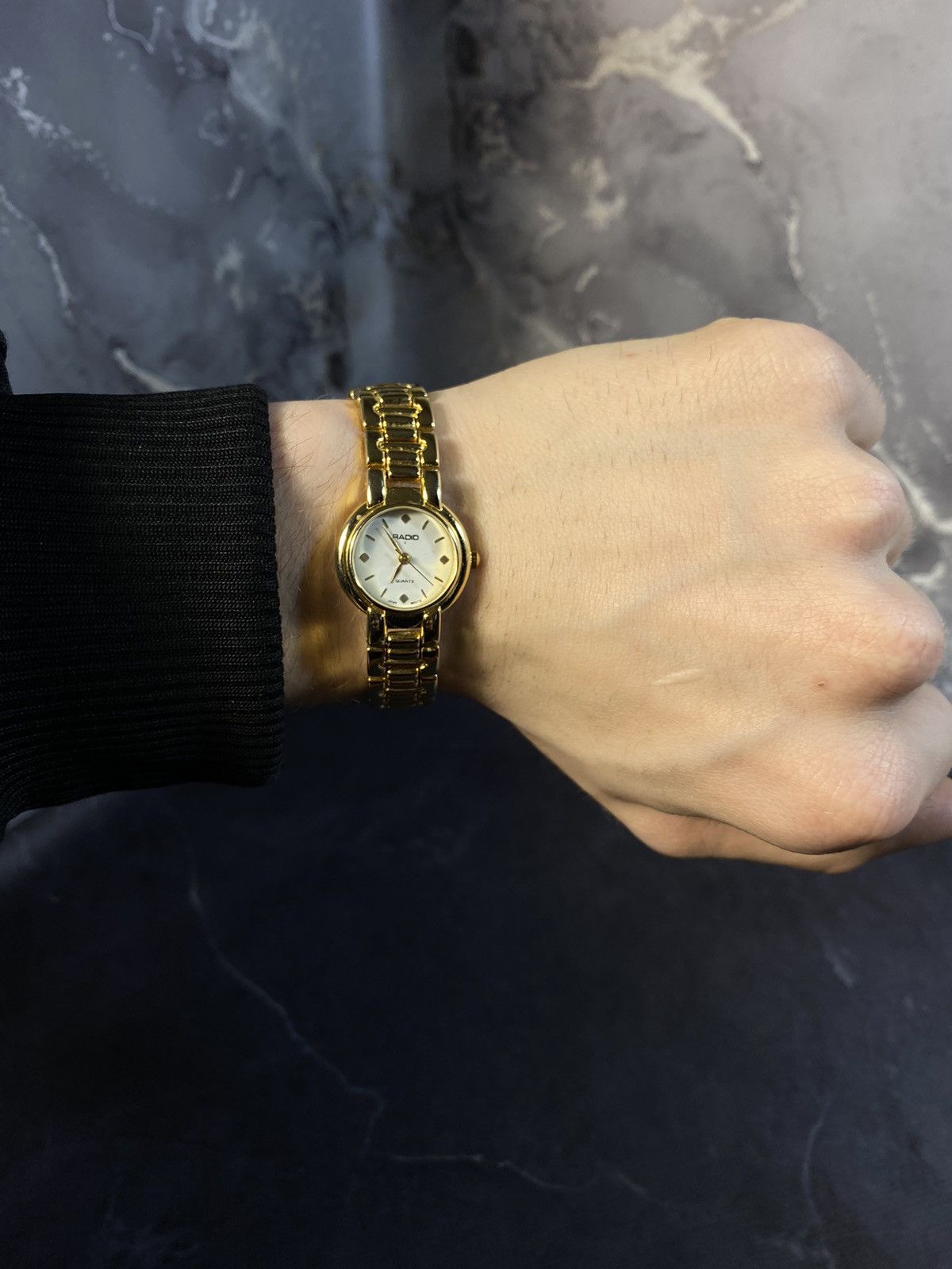 Japanese Brand × Vintage Classic RADIO Watch with Gold Bracelet Japan Mov’t Size ONE SIZE - 3 Thumbnail