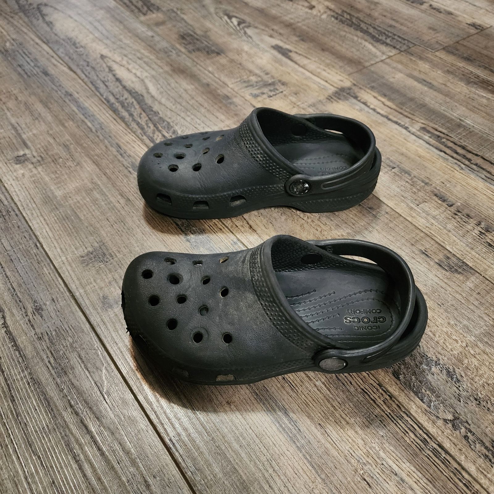Crocs Black Crocs children kids size C12 sandals shoes Bx 39 Size US 12 / EU 45 - 5 Thumbnail