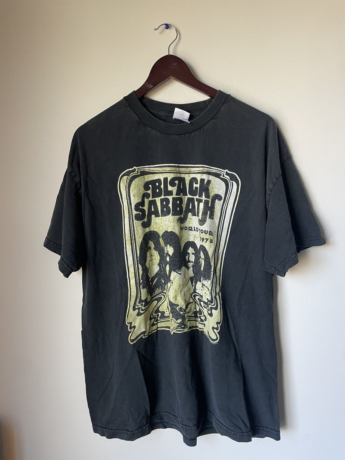 Vintage 2004 black sabbath y2k rock tee Size US XL / EU 56 / 4 - 1 Thumbnail
