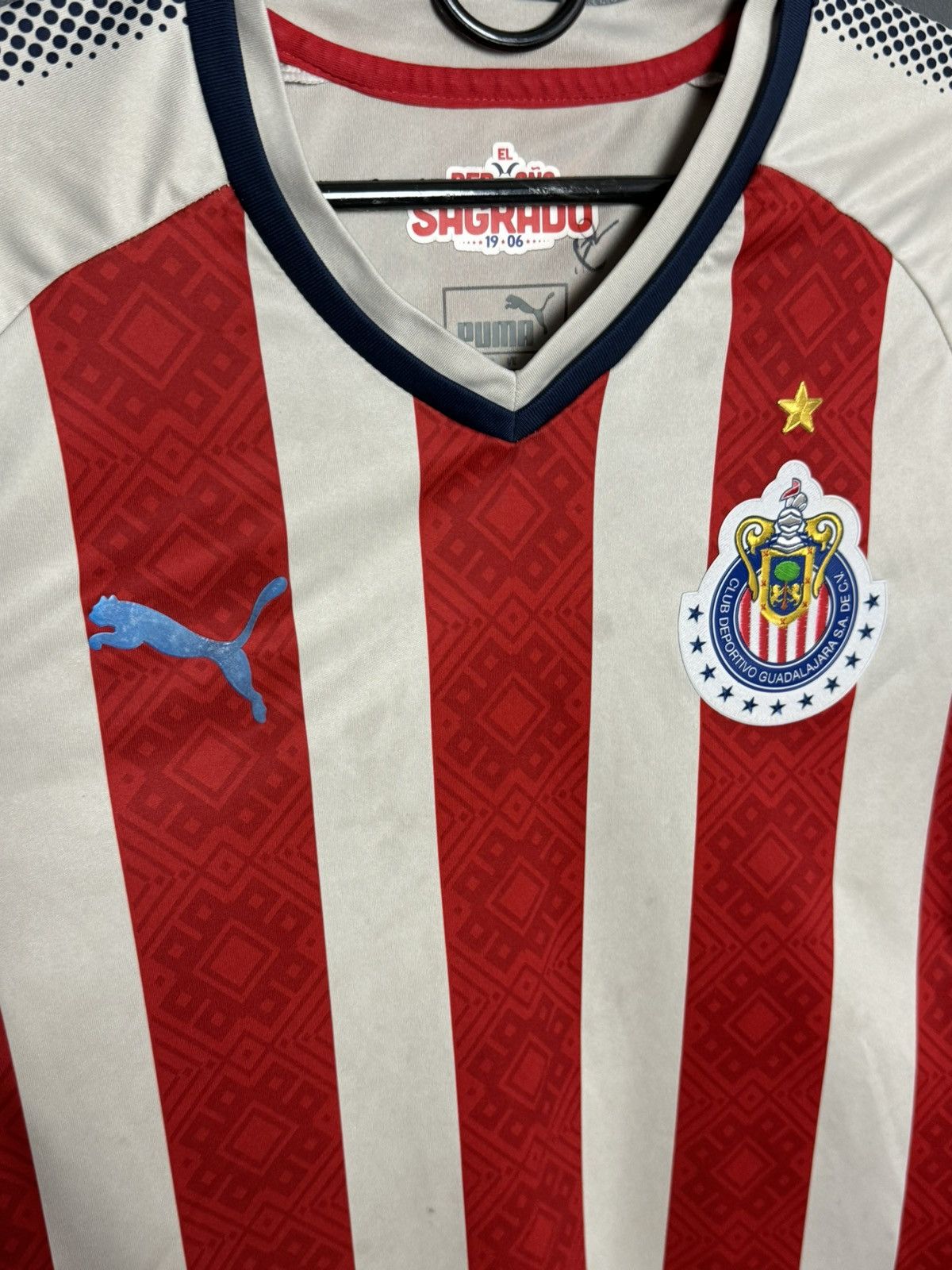 Puma Chivas de Guadalajara 17/18 Home Football Jersey T-Shirt Size US S / EU 44-46 / 1 - 3 Thumbnail