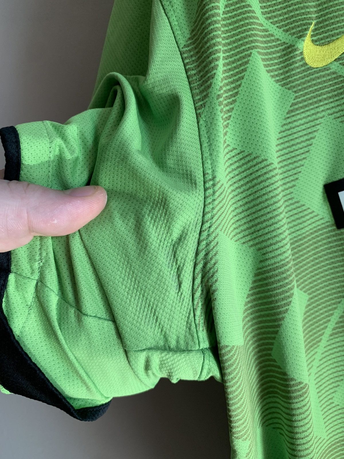 Nike Celtic Glasgow 2010 Away Football Shirt Nike Soccer Size XL Size US XL / EU 56 / 4 - 9 Thumbnail