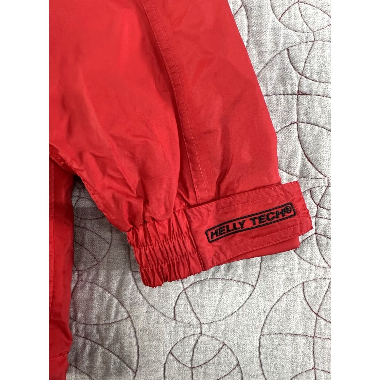 Helly Hansen VINTAGE Helly Hansen Helly Tech Red Rain Jacket Mens Medium Packable Hooded Lightweight Wind-Resistant Water Resistant 90s Retro Size US M / EU 48-50 / 2 - 2 Thumbnail
