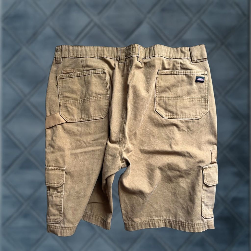 Dickies Dickies Cargo Shorts Mens Size 42 Brown Khaki Outdoors Pockets Cargo Pocket Belt Loops 10 In Inseam Workwear Regular Size US 42 / EU 58 - 1 Thumbnail