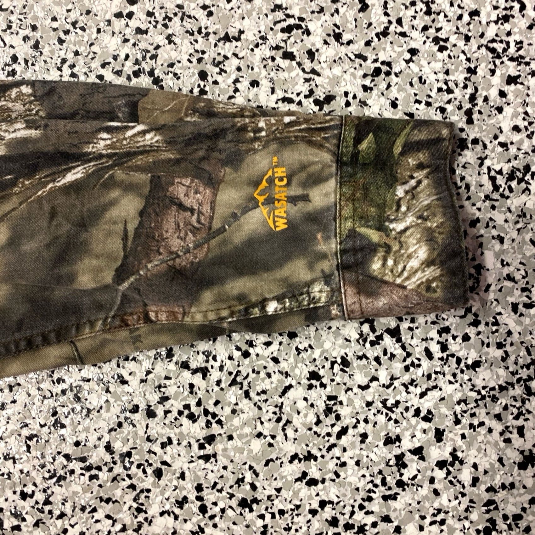 Vintage Browning Camo Button Shirt Long Sleeve Mens Large Realtree Wasatch Shirt Army Military Outdoor USA Brown Cotton Polyester Regular Button-Up Collared Size US L / EU 52-54 / 3 - 5 Thumbnail