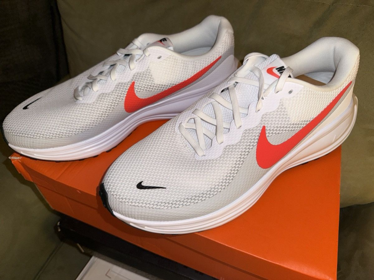 Nike Nike Revolution 8 Wide sz14 New in OG Box! White/Crimson Red Size US 14 / EU 47 - 8 Thumbnail