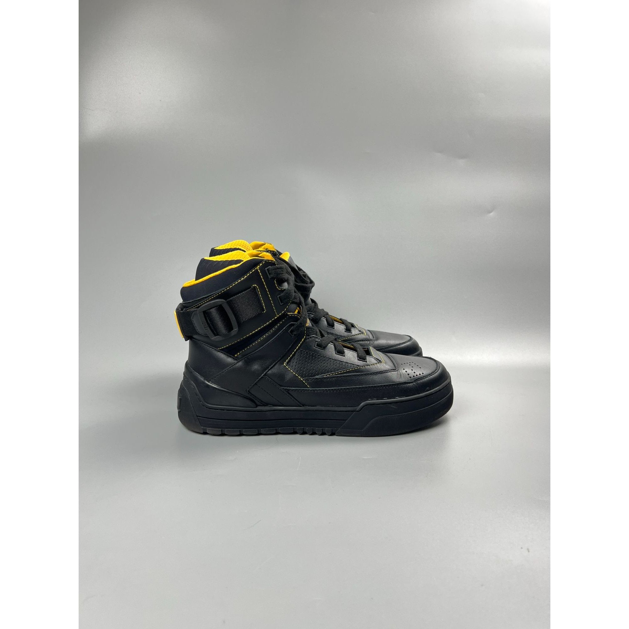 Fendi Fendi Roma Hi Top Leather Sneakers (Y0883) Size US 8 / EU 41 - 1 Thumbnail