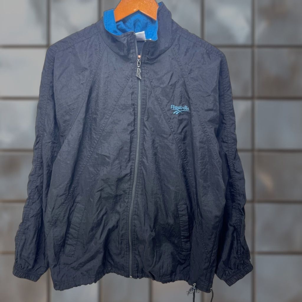 Reebok VINTAGE Reebok Windbreaker Jacket Mens L Black 90s Full Zip Hooded Windbreaker Jacket 90s Size US L / EU 52-54 / 3 - 1 Thumbnail