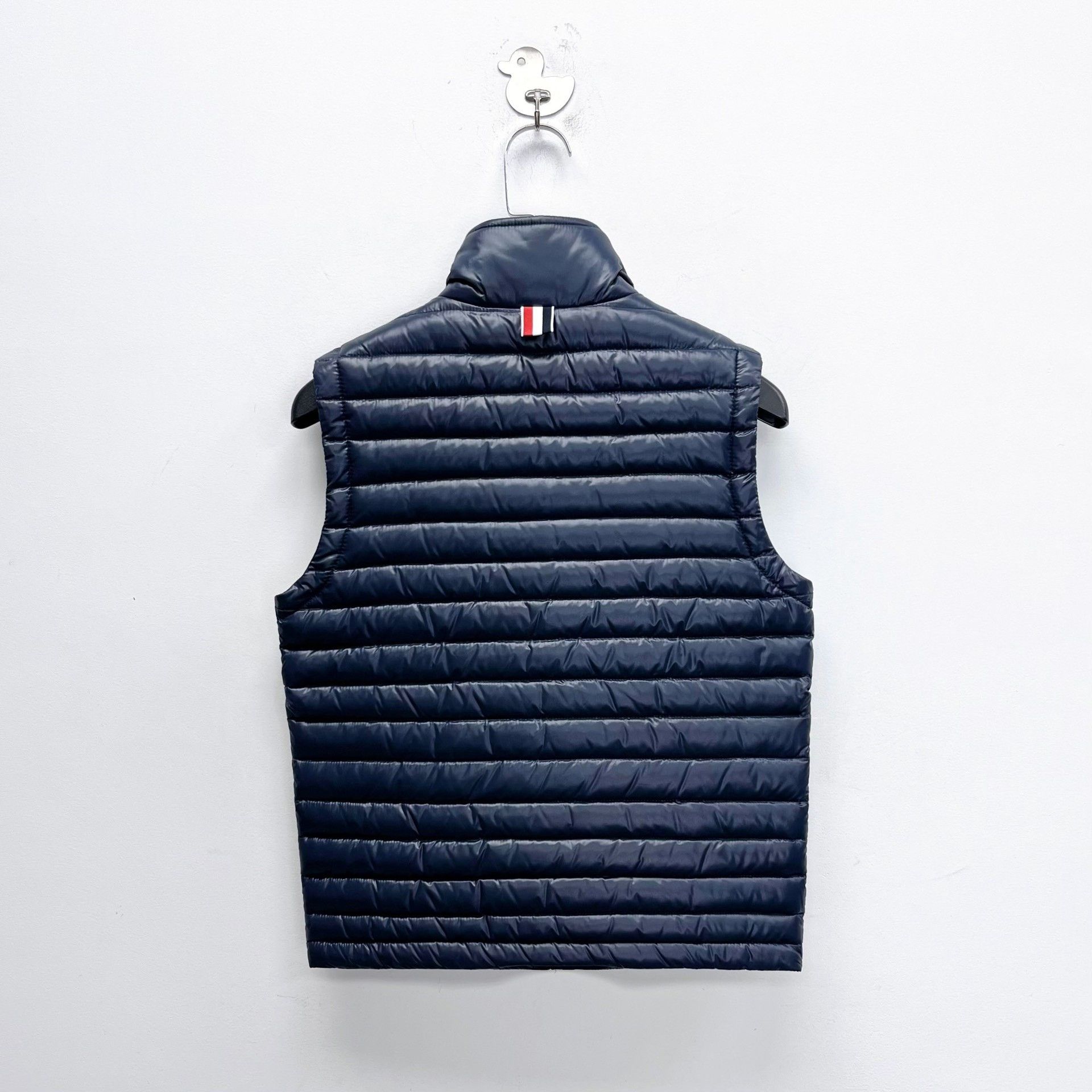 Thom Browne Thom Browne Navy Stripe Shiny Down Vest Size US M / EU 48-50 / 2 - 2 Thumbnail