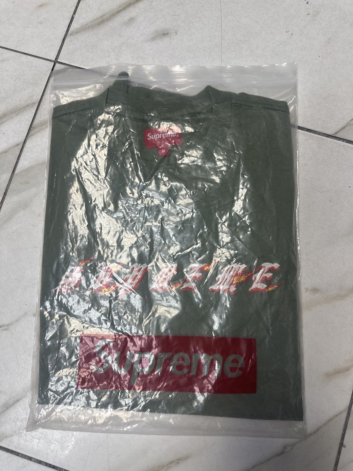 Supreme Supreme Flames S/s Top Mens Style : Ss22kn81 Size US M / EU 48-50 / 2 - 1 Thumbnail