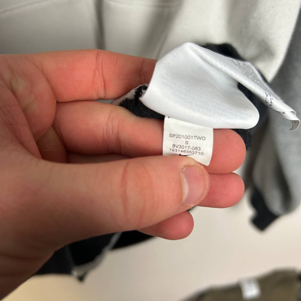 Nike Mens Nike Full Zip Small logo streetwear sweatshirt Size US S / EU 44-46 / 1 - 8 Thumbnail