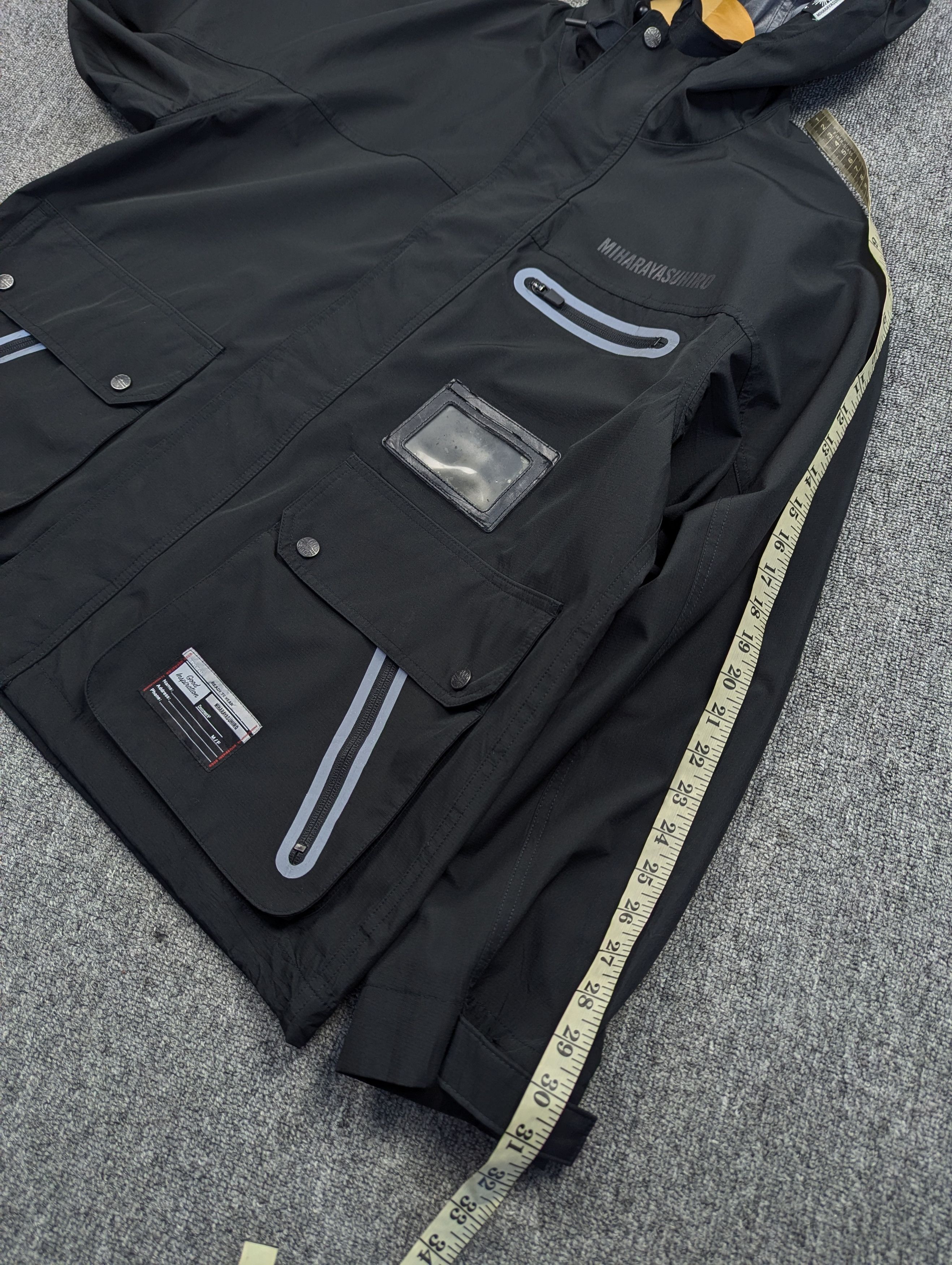 GU × Maison MIHARA YASUHIRO MIHARAYASUHIRO x GU Waterproof Techtical Mountain Jacket Size US M / EU 48-50 / 2 - 19 Thumbnail