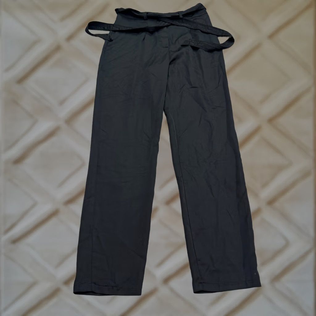Boohoo Boohoo Black High Rise Pleated Paperbag Tapered Pants Womens 8 Formal Casual Workwear Belted Size 30" / US 8 / IT 44 - 1 Thumbnail