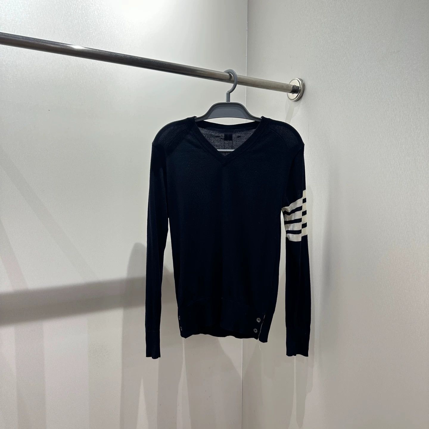 Thom Browne Thom Browne 4-Bar V-neck Wool Knit 0/00 Size XS / US 0-2 / IT 36-38 - 1 Thumbnail