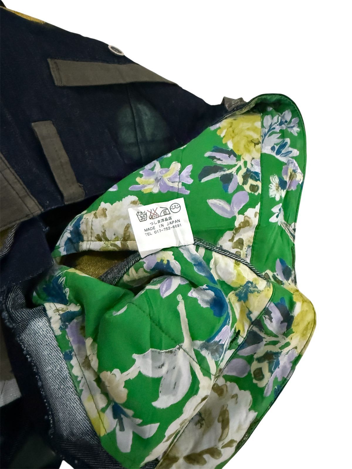 Japanese Brand Koi japanese brand Size US 33 - 6 Thumbnail