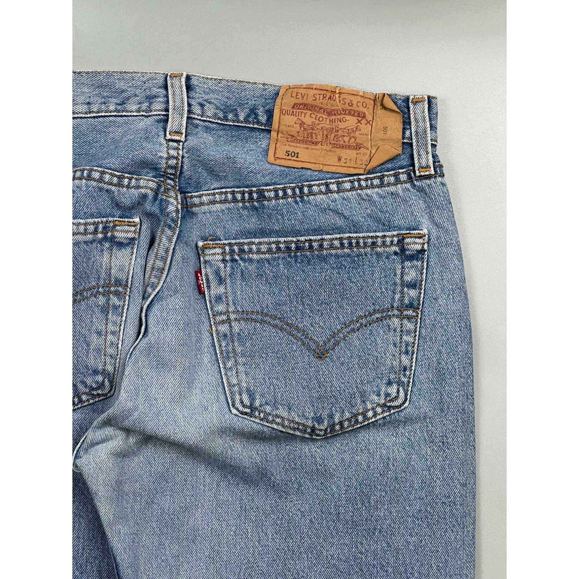 Levi's Levi’s 501 Made in USA Light Wash Denim Jeans Pants (Y0908) Size US 31 - 10 Thumbnail