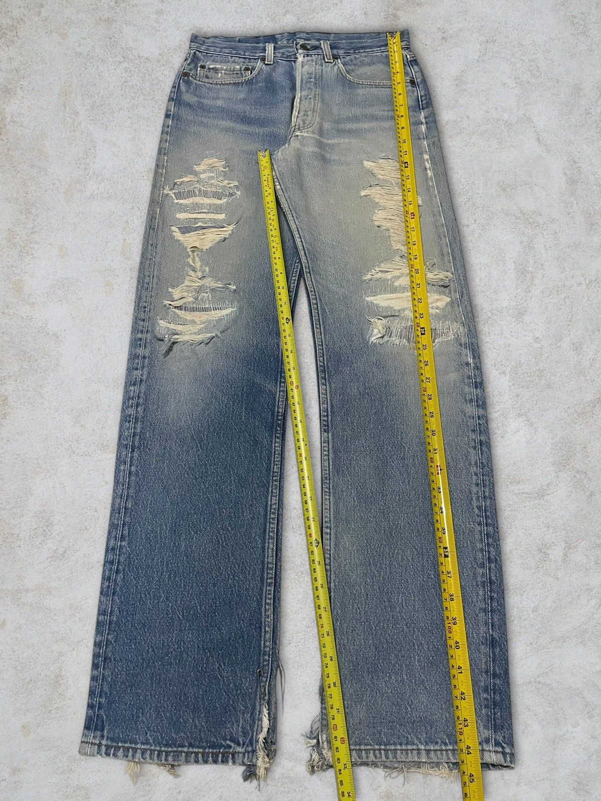 Levi's Vintage Clothing Vintage Levi’s 501 Distressed Washed ButtonFly Straight Jean Size US 31 - 24 Thumbnail
