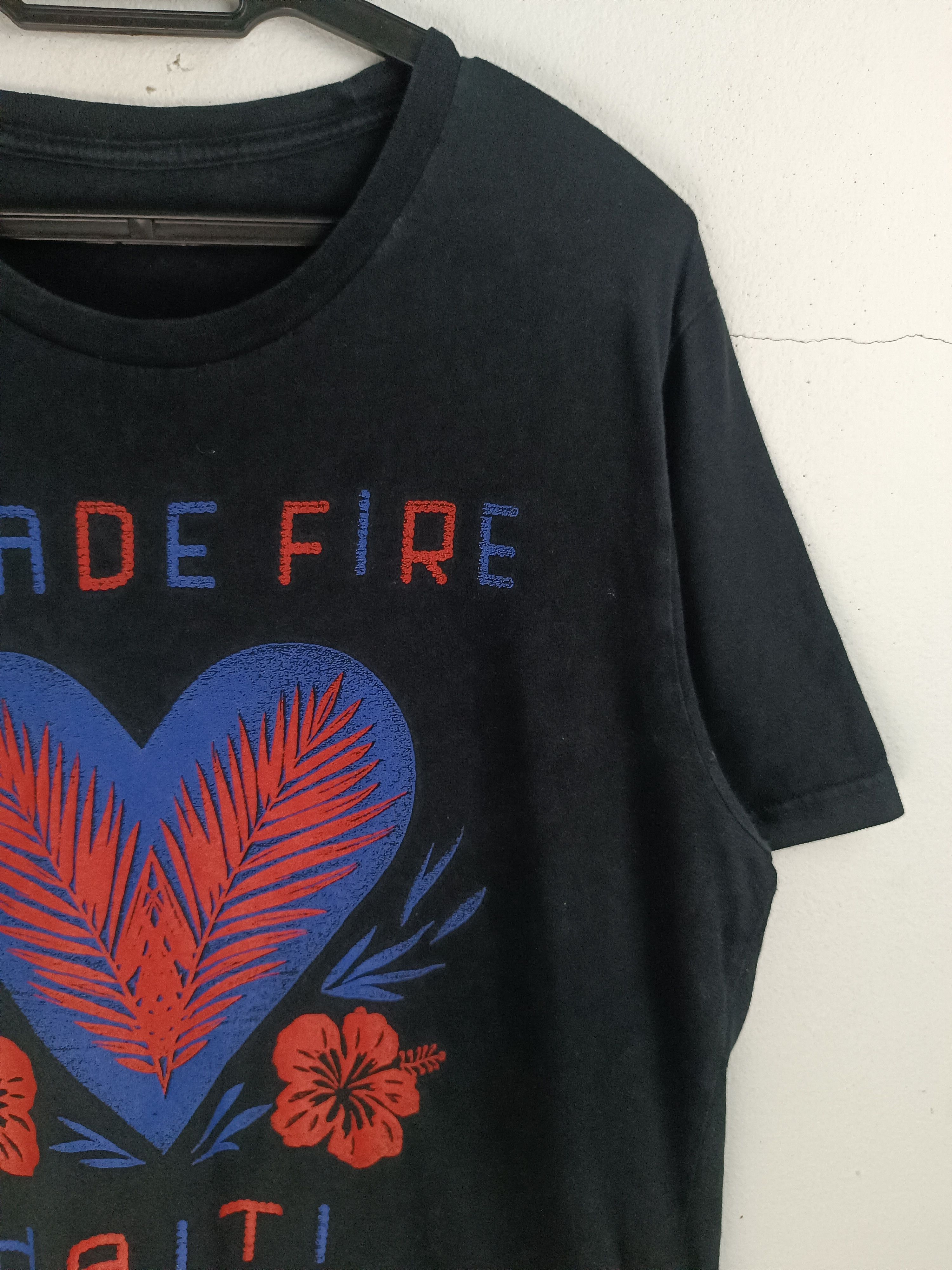 Band Tees VINTAGE ARCADE FIRE HAITI TEE lcd king of leon radiohead Size US M / EU 48-50 / 2 - 6 Thumbnail