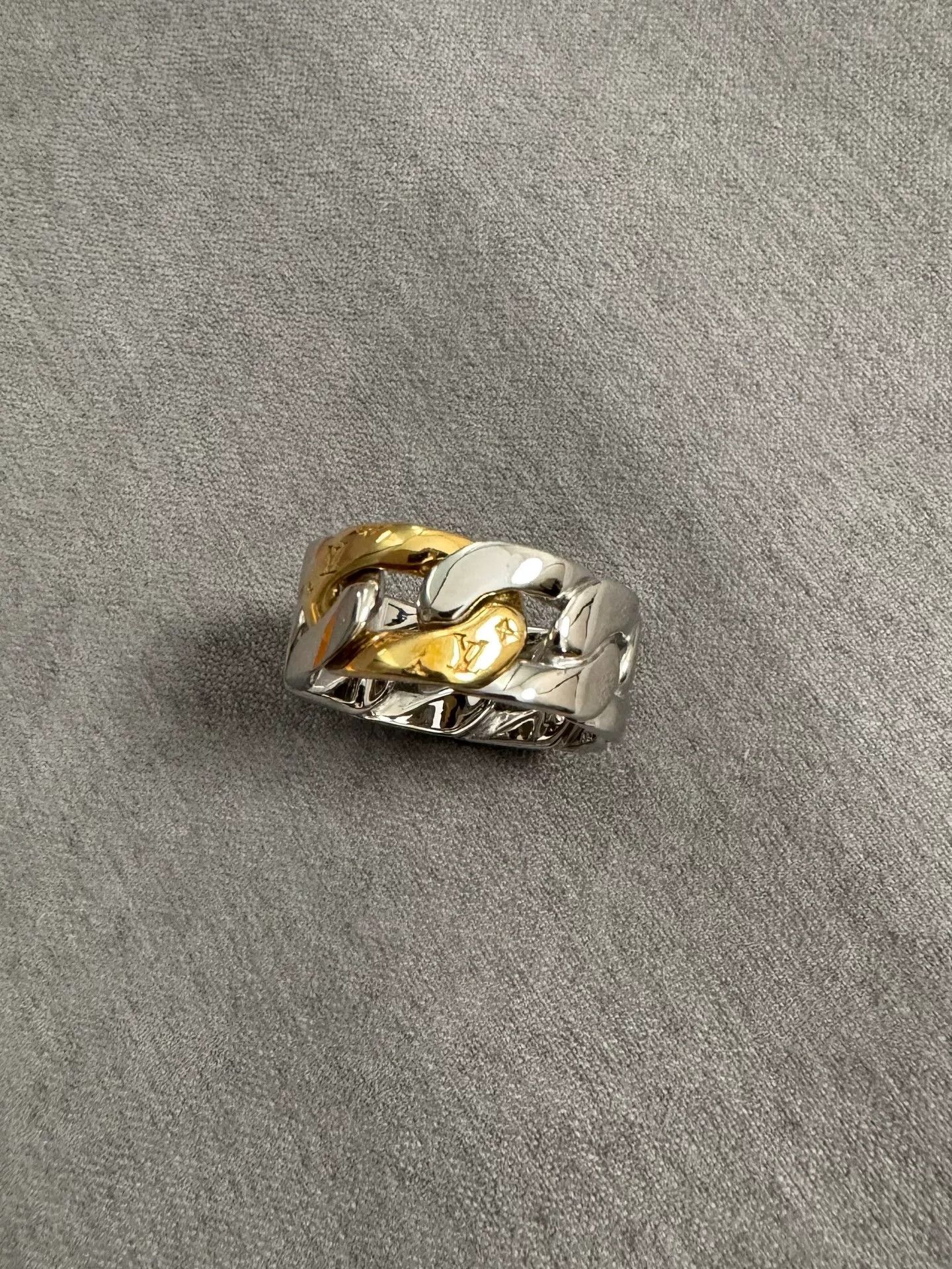 Louis Vuitton Louis Vuitton Chain Links Metal Ring Size ONE SIZE - 1 Thumbnail