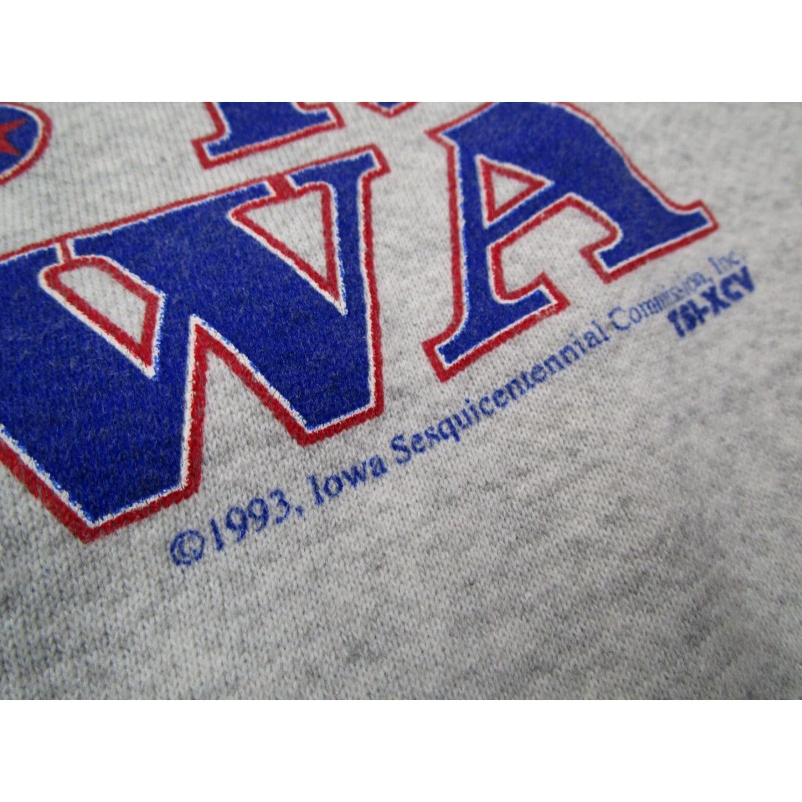 Vintage VINTAGE Briar Creek Sportswear Iowa Sweatshirt Mens XL Gray 1996 USA Cotton Polyester Fleece Crew Neck Pullover Size US XL / EU 56 / 4 - 5 Thumbnail
