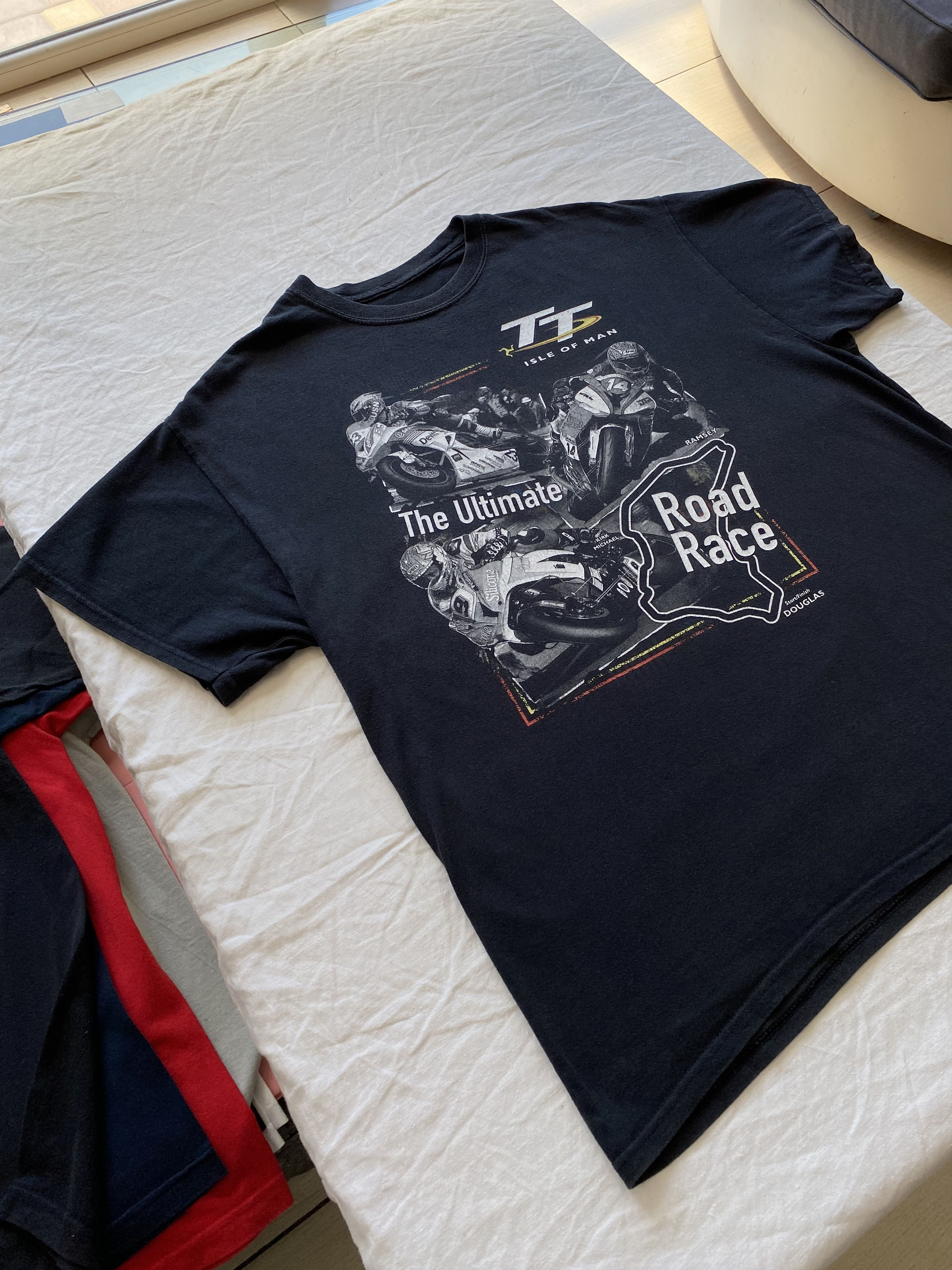 Vintage TT Isle Of Man Vintage 2000s The Ultimate Moto Racing Tee Size US L / EU 52-54 / 3 - 9 Thumbnail