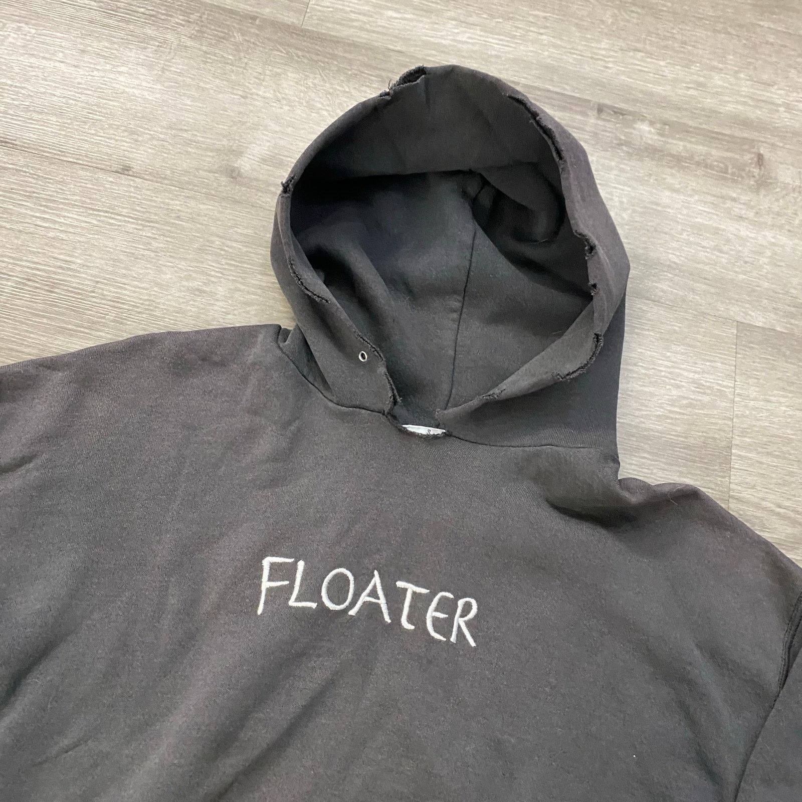Vintage VINTAGE FLOATER BAND HOODIE BLACK XL METAL 90S Size US XL / EU 56 / 4 - 2 Thumbnail