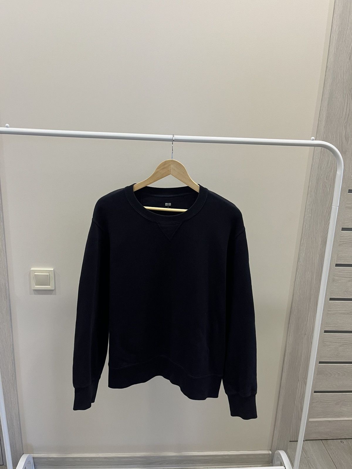 Japanese Brand Vintage Black Uniqlo Hoodie Sweatshirt Size XL Gently Used Size US M / EU 48-50 / 2 - 2 Thumbnail