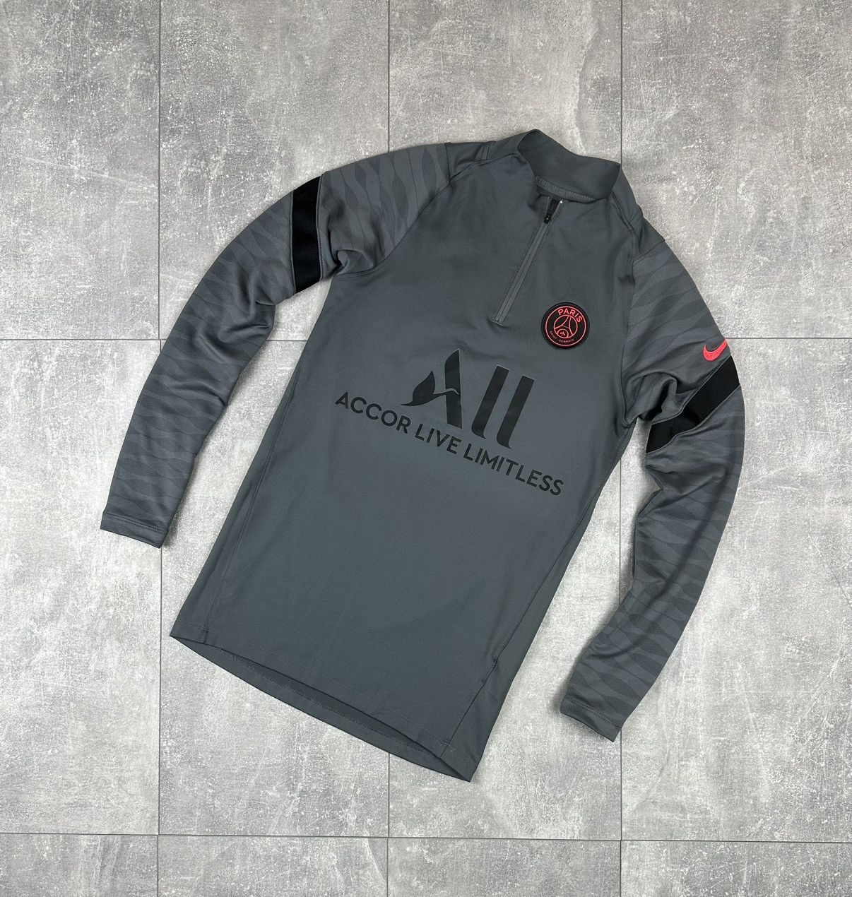 Nike Nike PSG Paris Training Long Sleeve 1/4 Zip Up 2021/22 Size US XS / EU 42 / 0 - 1 Thumbnail
