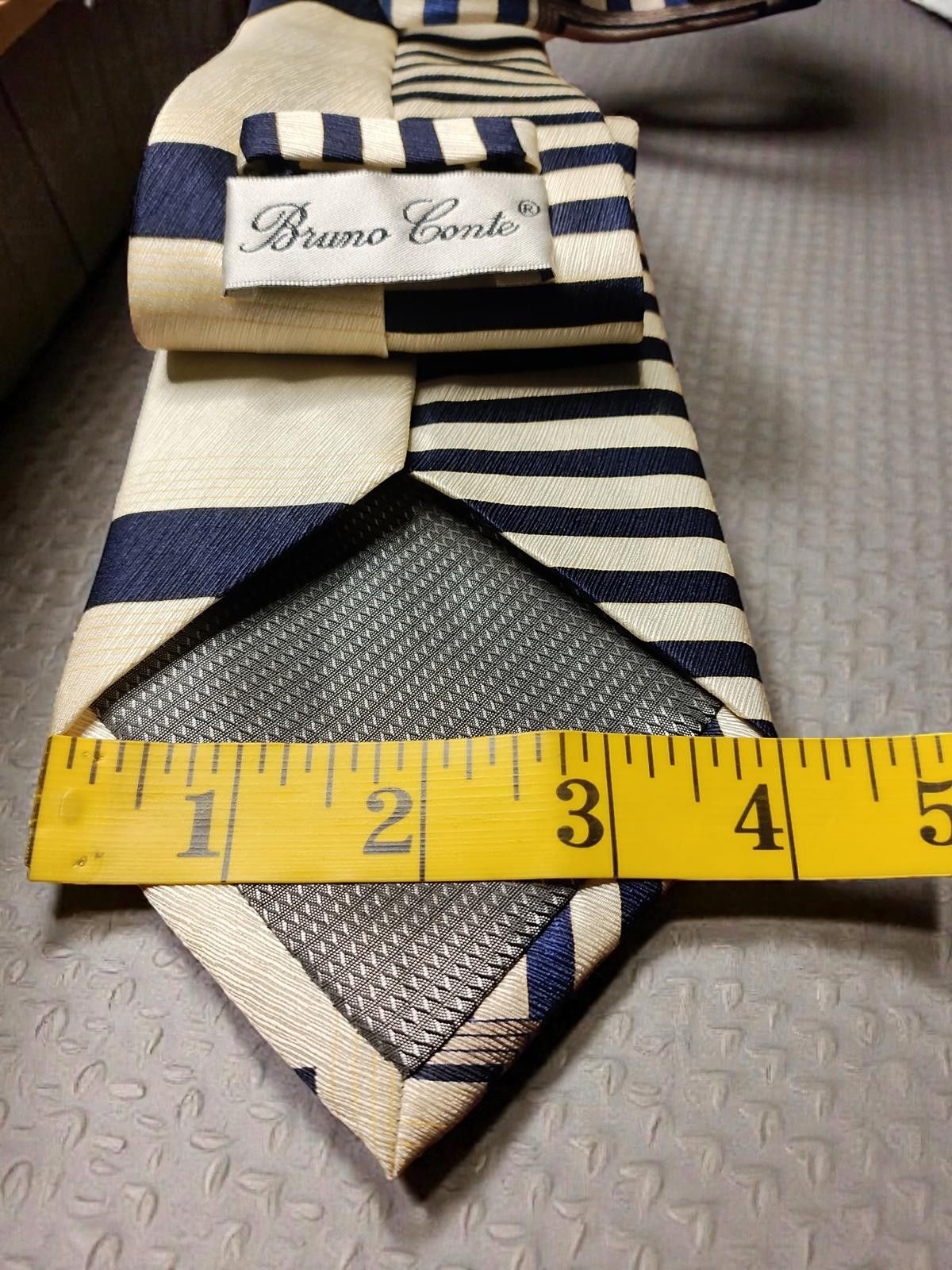Other Bruno Conte Vintage Classic 100% Silk Necktie Size ONE SIZE - 4 Thumbnail
