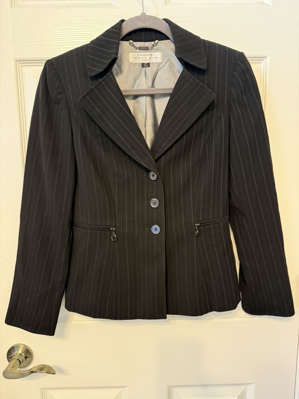 Elie Tahari Tahari Arthur S. Levine PETITE size 2 blazer Size XS / US 0-2 / IT 36-38 - 1 Thumbnail