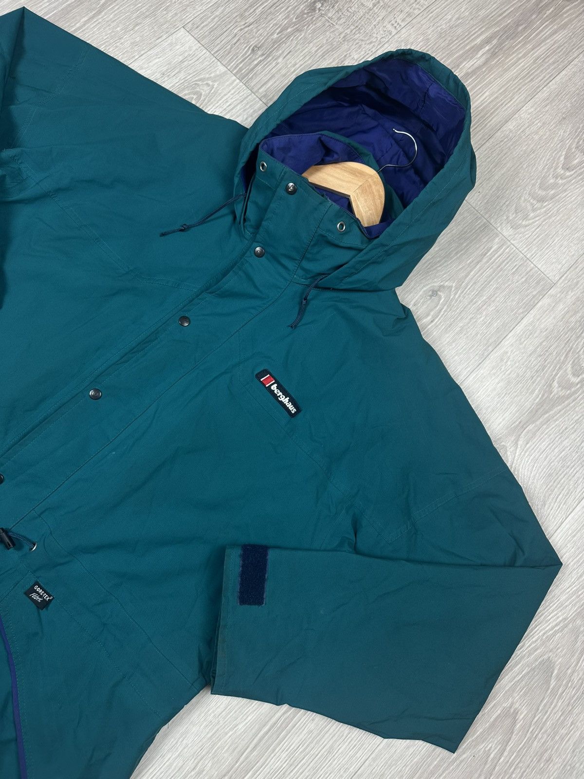 Berghaus × Goretex × Vintage Vintage Berghaus Gore-Tex Jacket Raincoat Parka Size US M / EU 48-50 / 2 - 2 Thumbnail