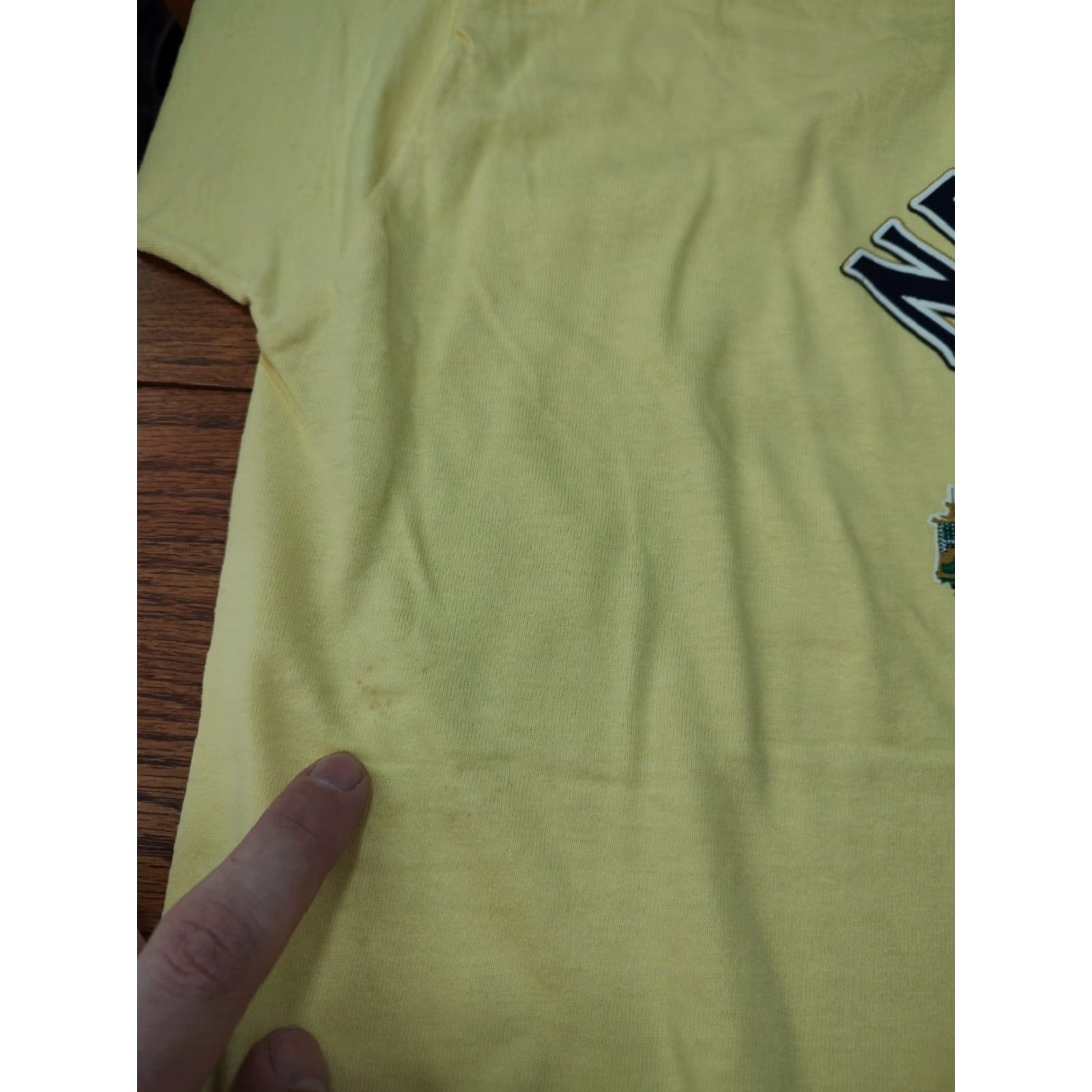 Fruit Of The Loom VINTAGE Fruit of the Loom T-Shirt Manhat tan Destination NY NYC 90s 80s Yellow Cotton Crew Neck Short Sleeve XL Men Regular Single Stitch Size US XL / EU 56 / 4 - 5 Thumbnail