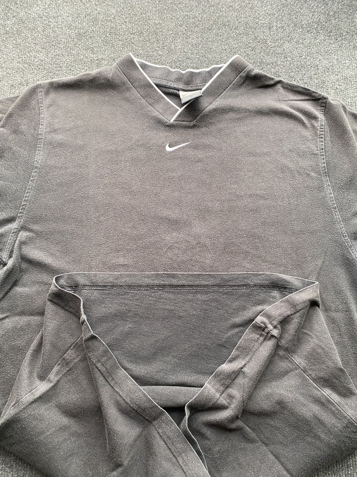 Nike 🔥Nike Vntg Centre Swoosh faded washed tee m Size US M / EU 48-50 / 2 - 6 Thumbnail