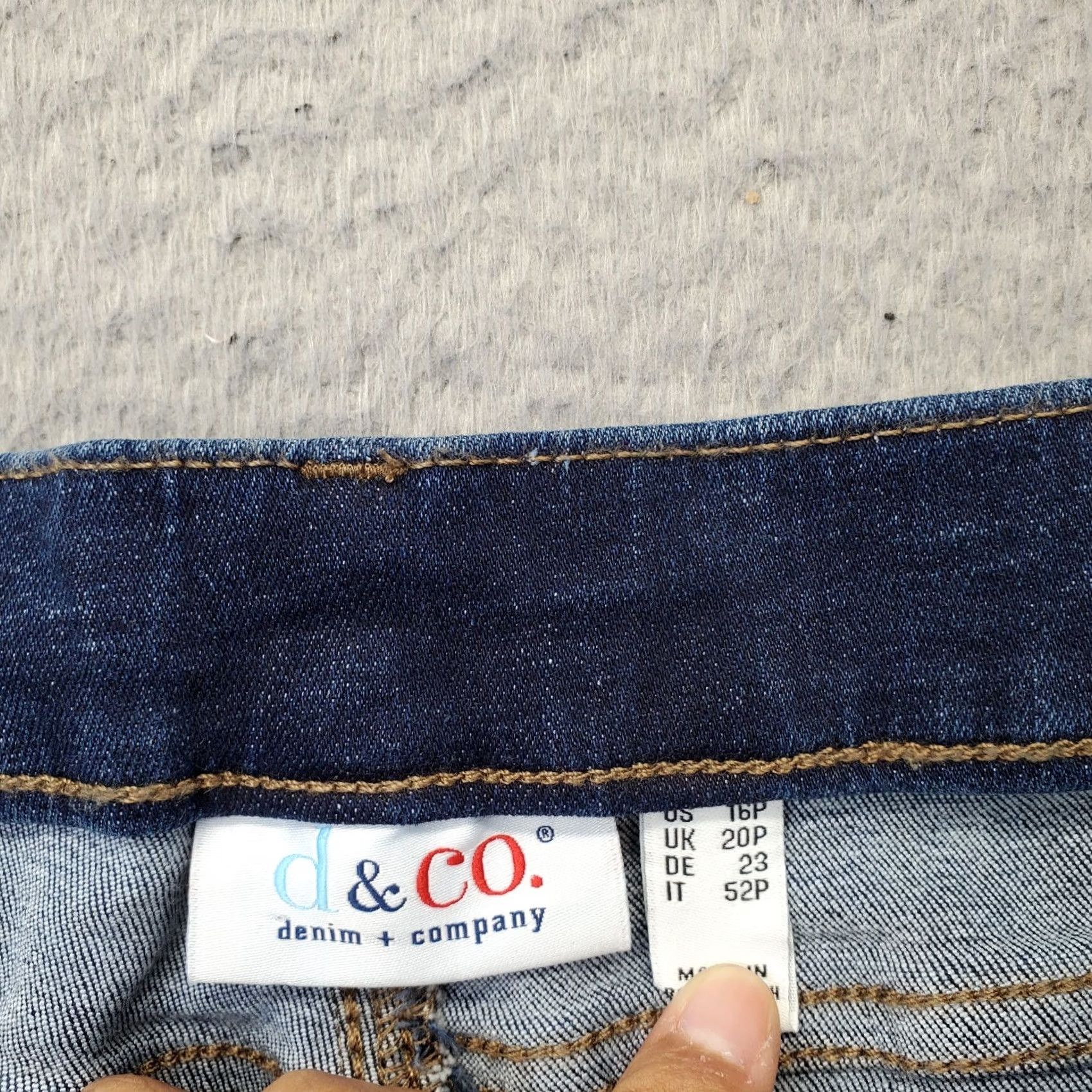 Denime D&Co. Jeans Womens Petite 16P Blue Denim Dark Wash Whiskered Comfort Straight Leg Jeans Size 38" / US 16 / IT 52 - 7 Thumbnail