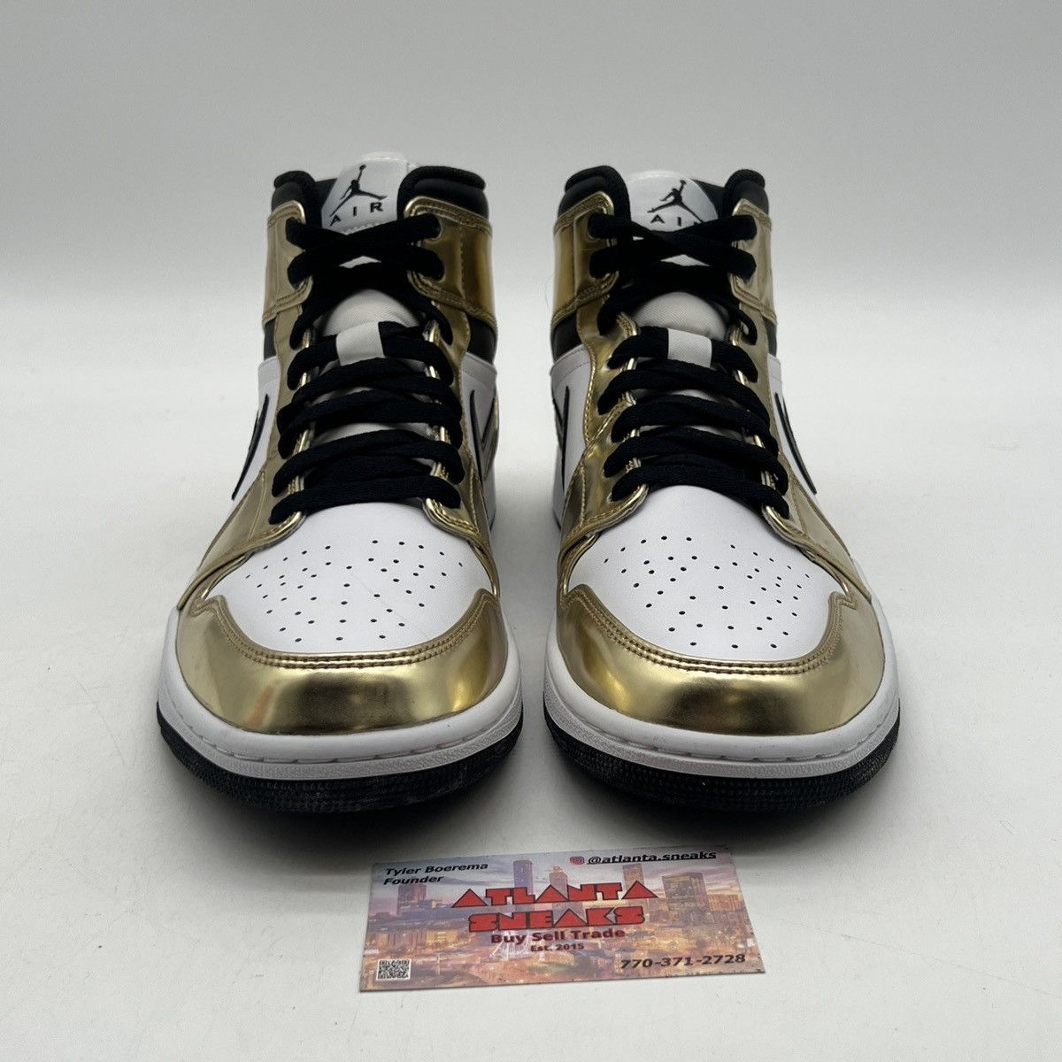 Nike Air Jordan 1 mid metallic gold Size US 10 / EU 43 - 2 Thumbnail